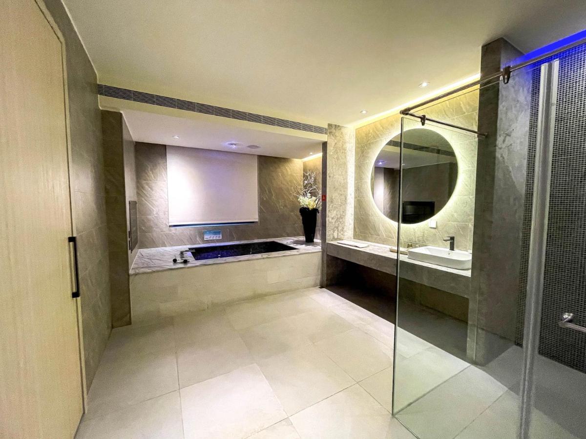 Fifth Avenue Motel Тайчжун Экстерьер фото