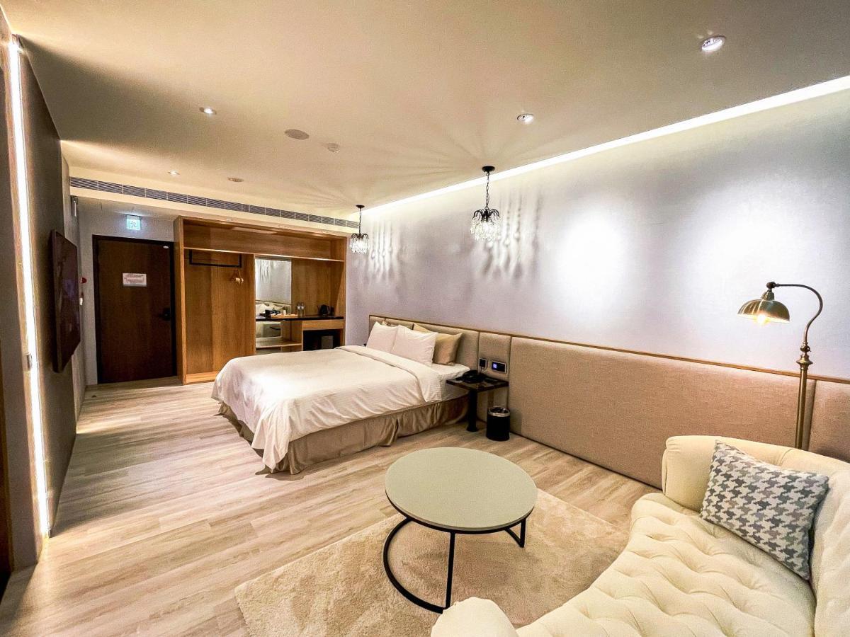 Fifth Avenue Motel Тайчжун Экстерьер фото