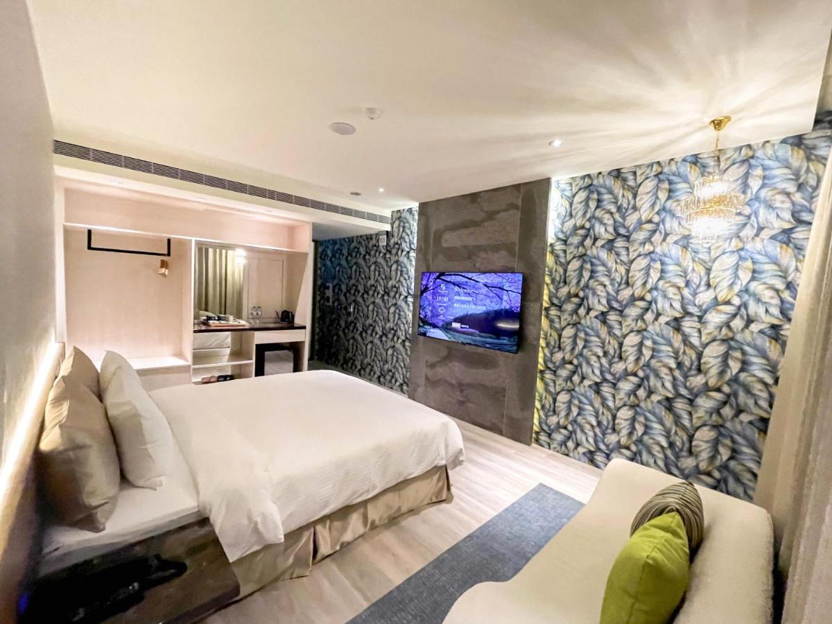 Fifth Avenue Motel Тайчжун Экстерьер фото